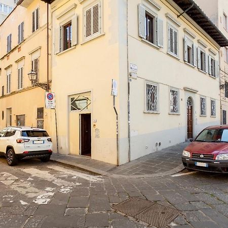 フィレンツェCozy Classic Italian House Near Santa Croce, On The Lungarnoアパートメント エクステリア 写真