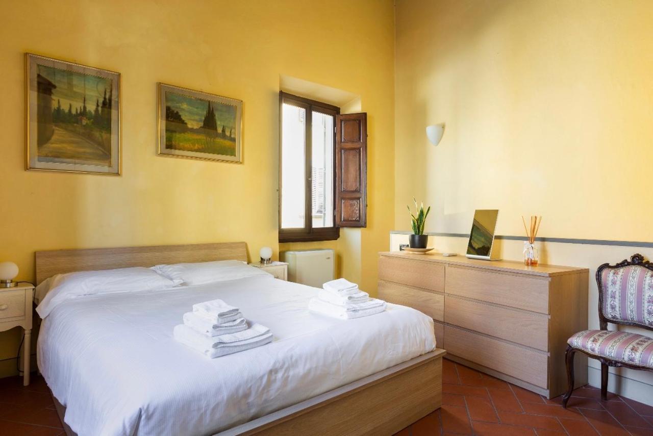 フィレンツェCozy Classic Italian House Near Santa Croce, On The Lungarnoアパートメント エクステリア 写真