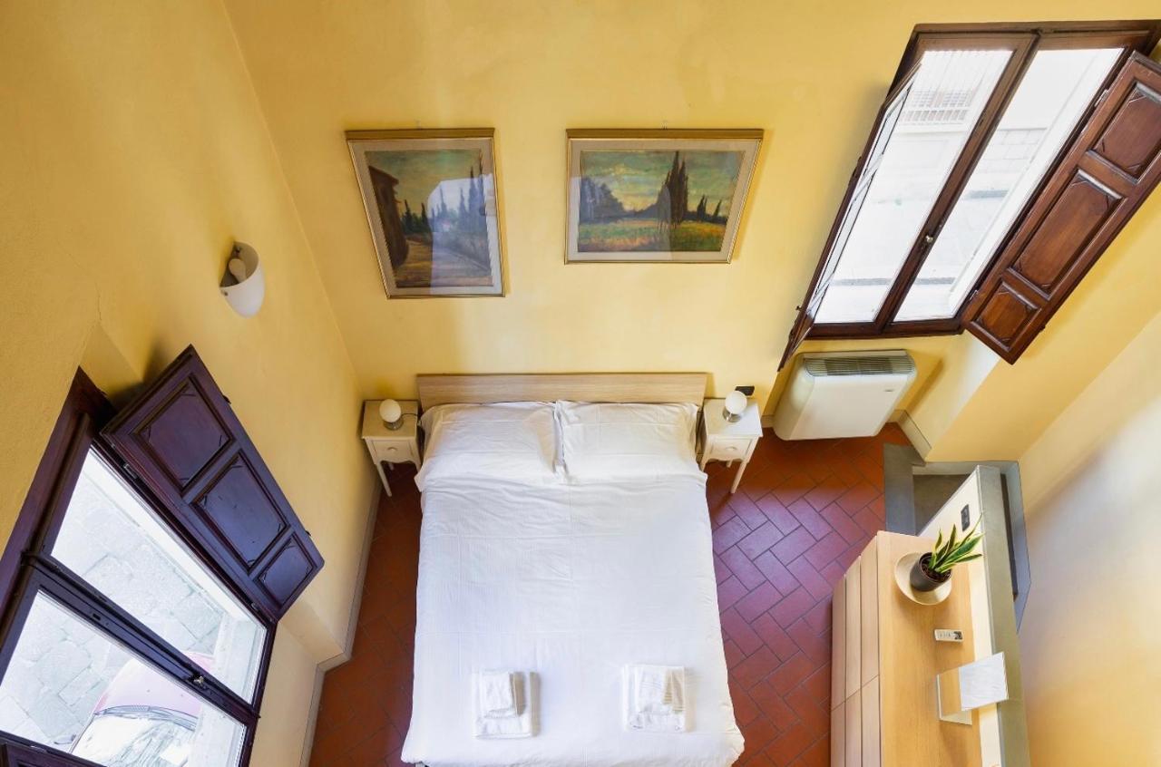 フィレンツェCozy Classic Italian House Near Santa Croce, On The Lungarnoアパートメント エクステリア 写真