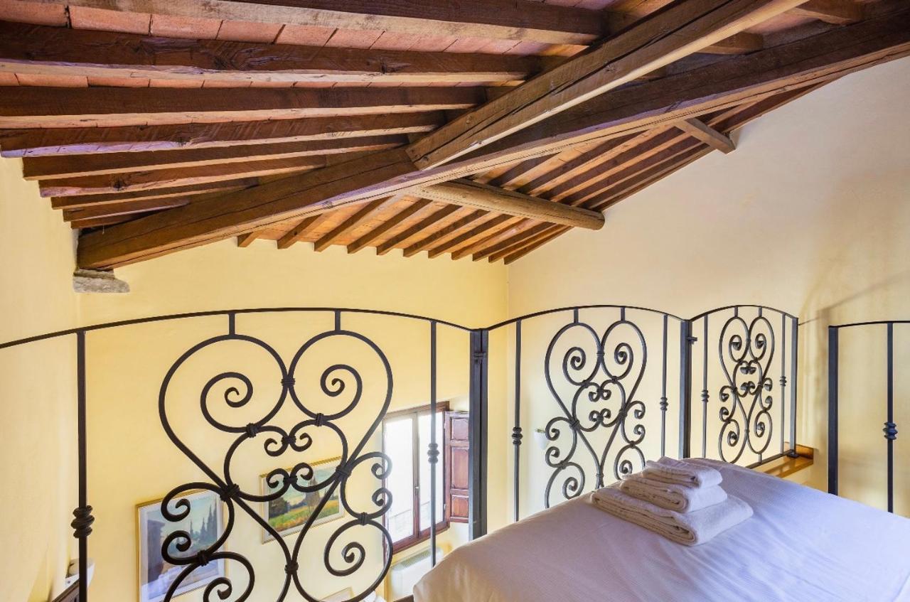 フィレンツェCozy Classic Italian House Near Santa Croce, On The Lungarnoアパートメント エクステリア 写真