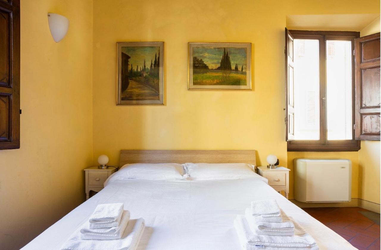 フィレンツェCozy Classic Italian House Near Santa Croce, On The Lungarnoアパートメント エクステリア 写真