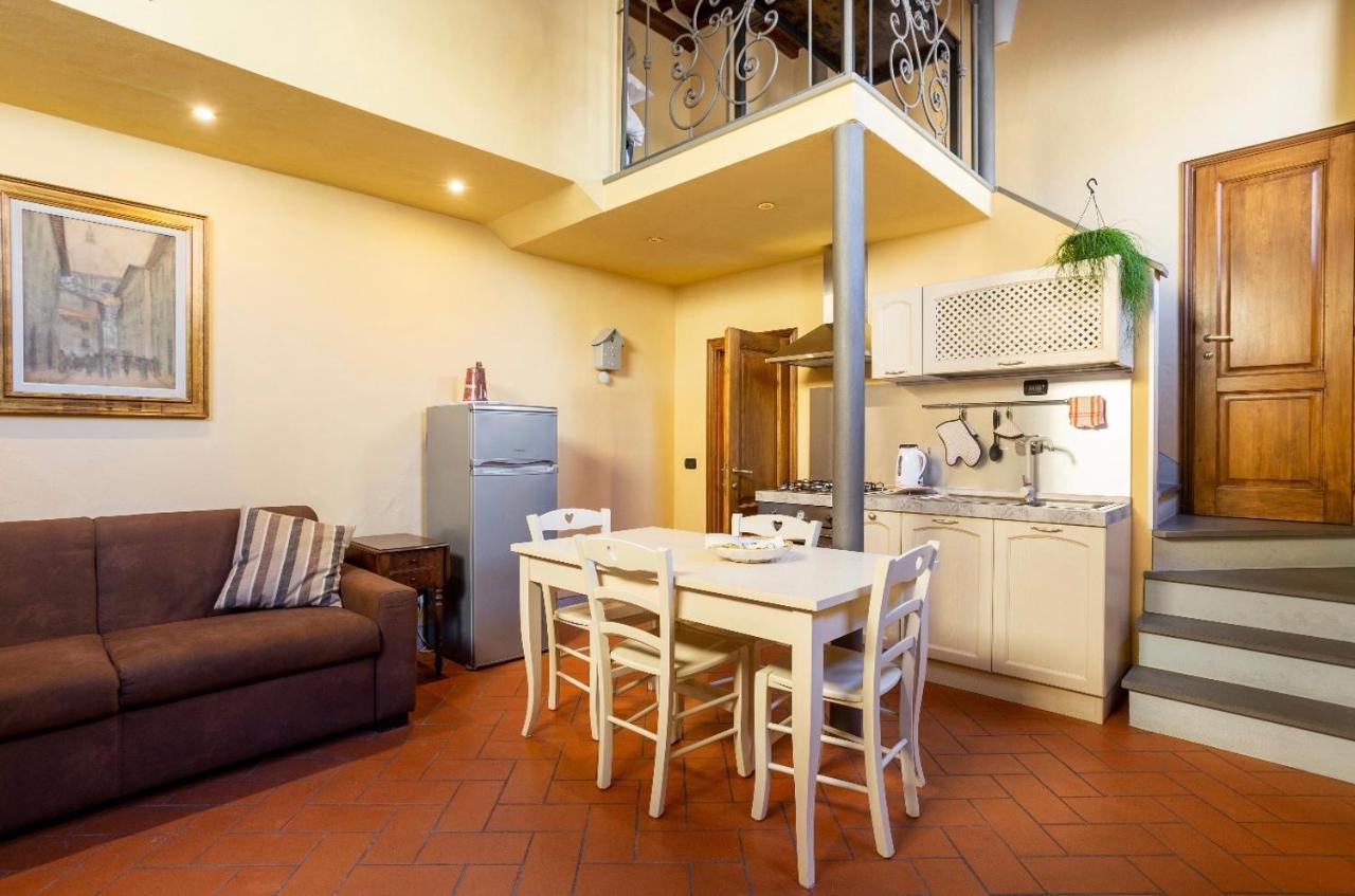 フィレンツェCozy Classic Italian House Near Santa Croce, On The Lungarnoアパートメント エクステリア 写真