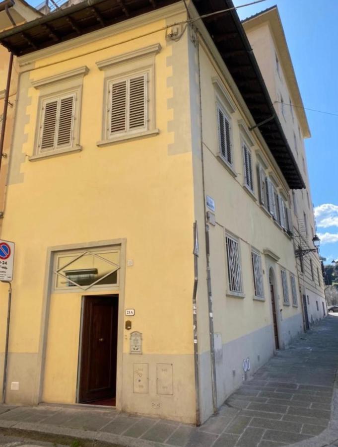 フィレンツェCozy Classic Italian House Near Santa Croce, On The Lungarnoアパートメント エクステリア 写真