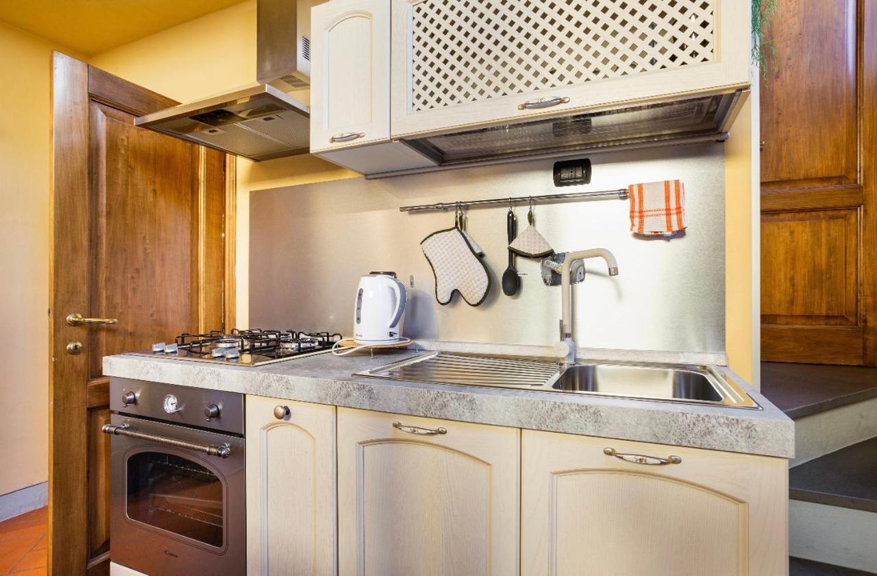 フィレンツェCozy Classic Italian House Near Santa Croce, On The Lungarnoアパートメント エクステリア 写真