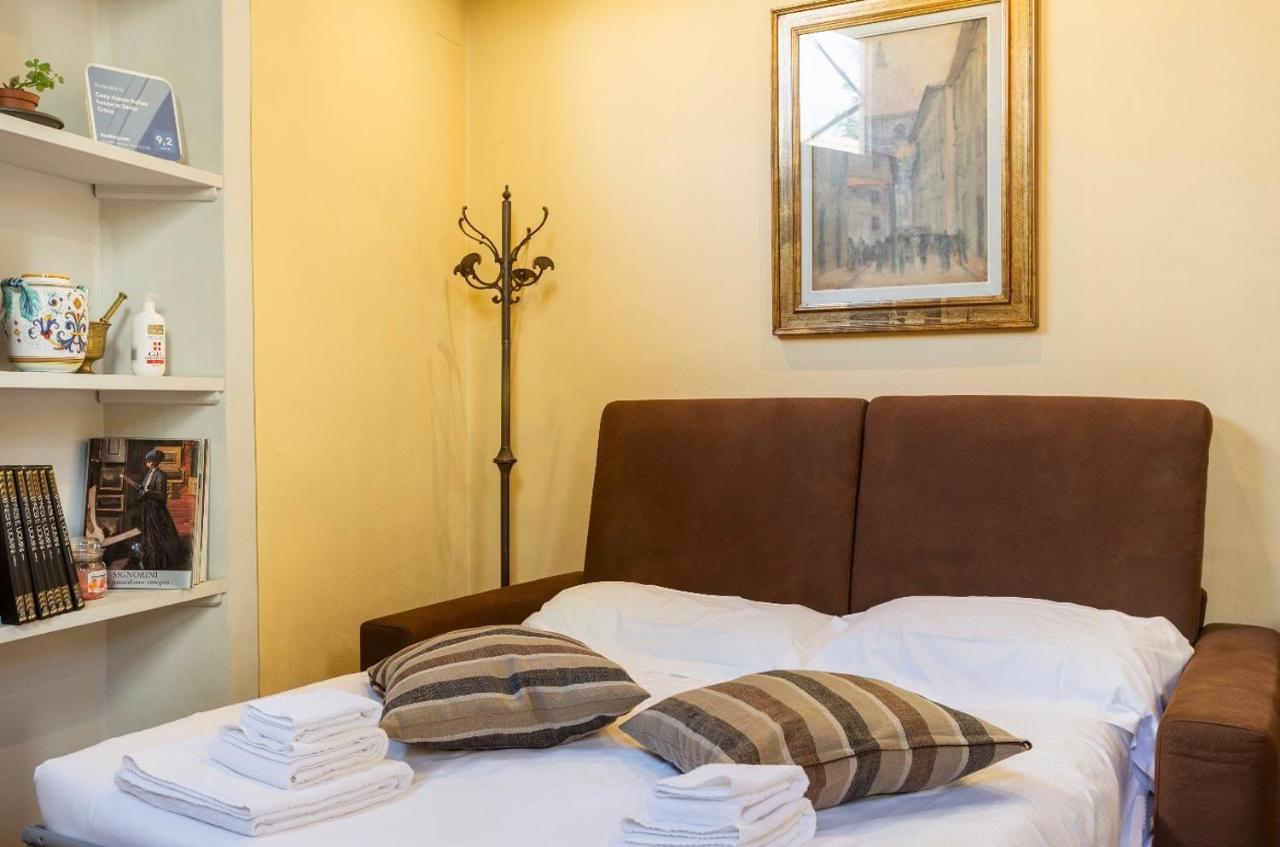 フィレンツェCozy Classic Italian House Near Santa Croce, On The Lungarnoアパートメント エクステリア 写真