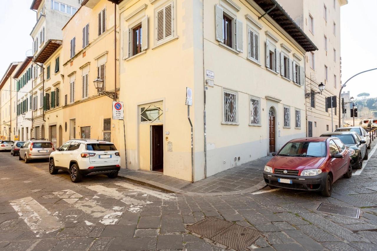 フィレンツェCozy Classic Italian House Near Santa Croce, On The Lungarnoアパートメント エクステリア 写真